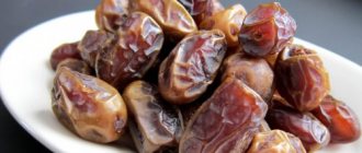 The fruits of the date palm can be eaten in dried, canned, or dried forms; they are often used by confectioners and chefs to prepare compotes, cakes, sauces, and candied fruits.