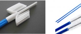 Figure 1 – Cytological brushes (on the left – combined, on the right – 2 cytological brushes)